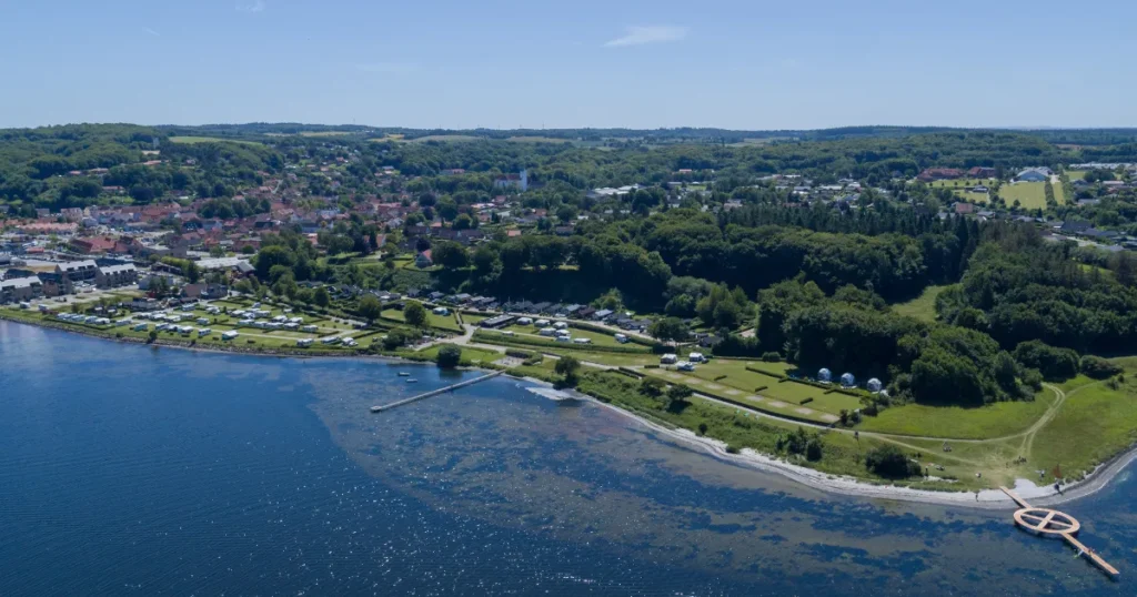 Drømmer du om at eje en prisvindende campingplads i et Danmarks smukkeste områder? Mariager Camping søger ny ejer