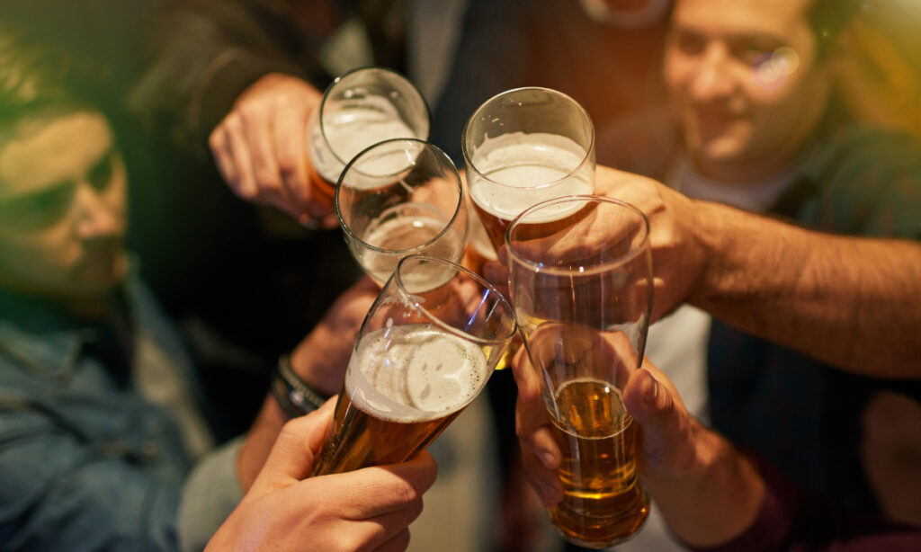 Alkohol får hjerneblødninger til at ramme yngre og hårdere – Nyt dansk studie vækker international opsigt