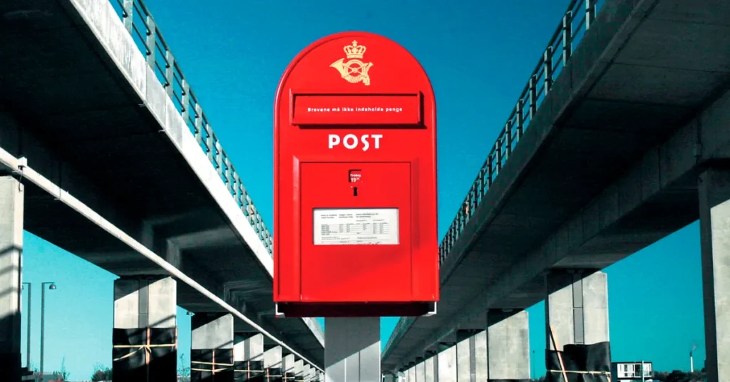 Røde postkasser revet væk: 1.000 solgt på tre timer hos Føtex