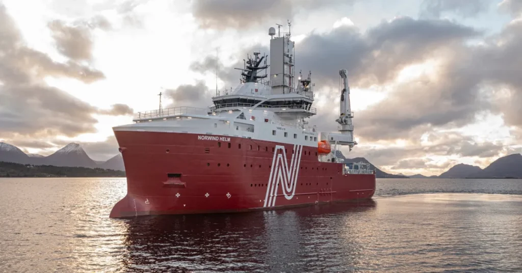 Forsvaret har købt et nyt skib til at overvåge kabler og rørledninger under havet