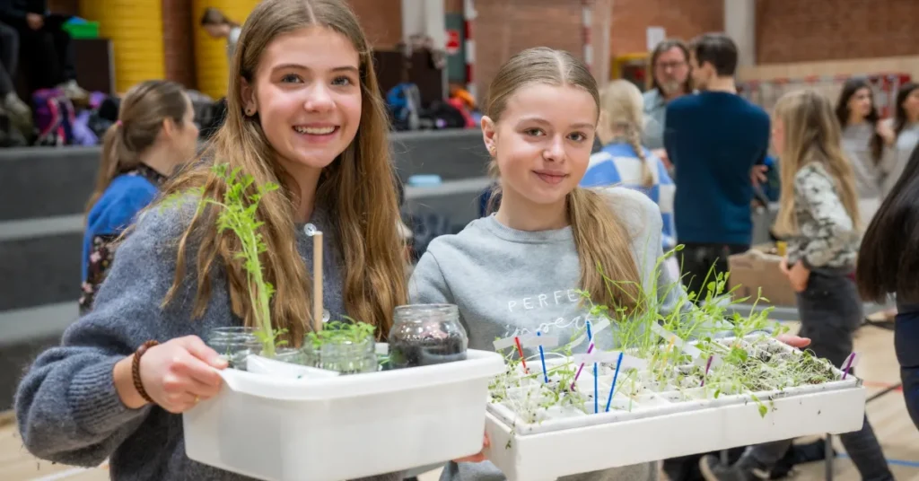 Naturfagsmaraton skydes i gang i Karup: 23.000 elever dyster i haller landet over
