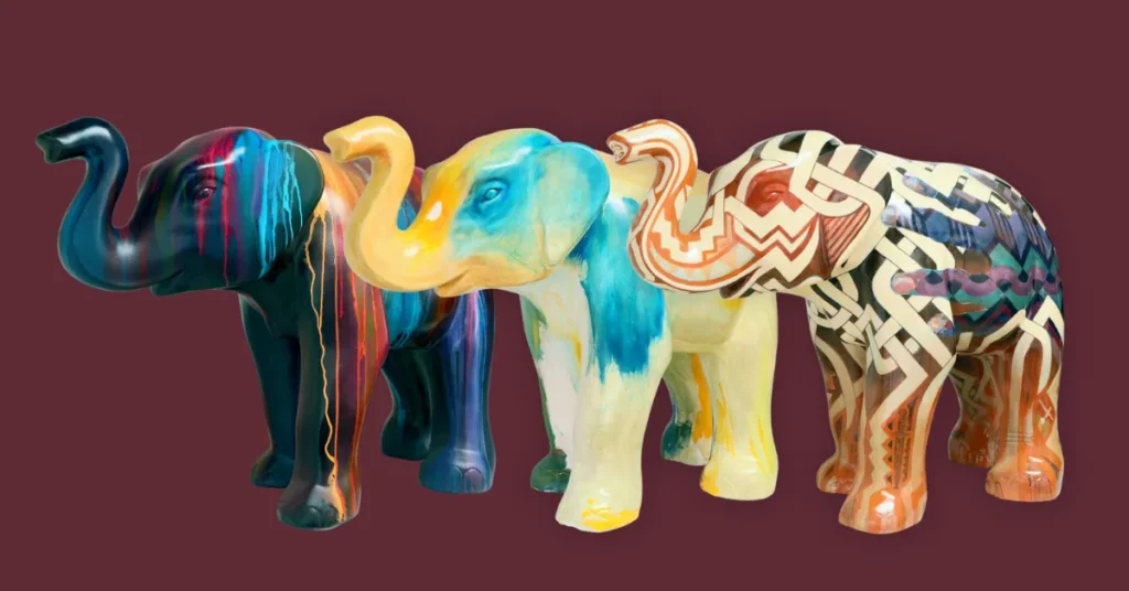 30 farverige elefanter skal få os til at tale om psykisk sygdom – nu kan de købes på auktion