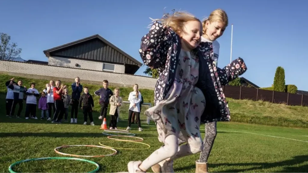 Fredag bliver skoledagen helt anderledes: 650.000 elever skal være aktive
